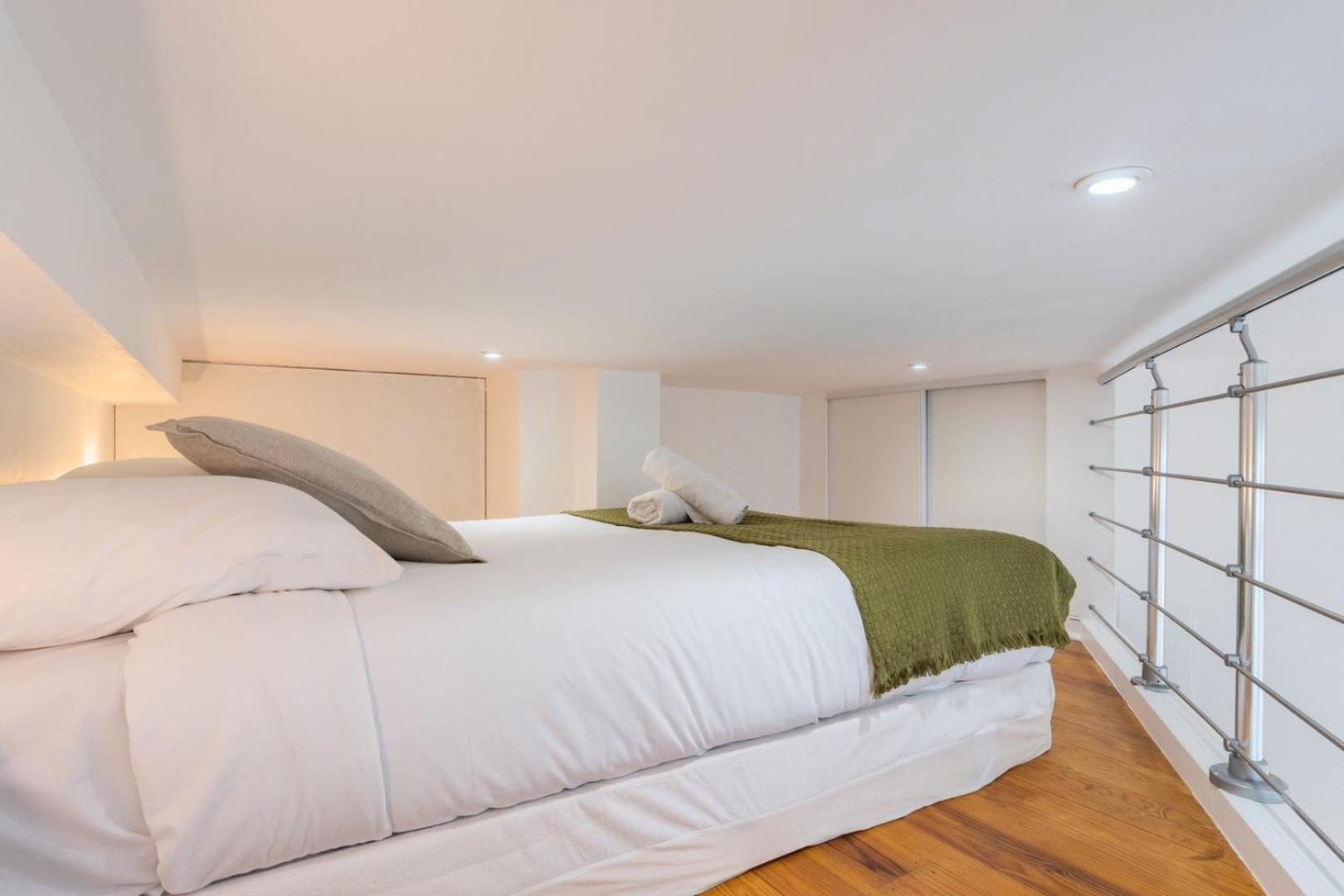 Charming Renovated And Bright In The Center Rijsel